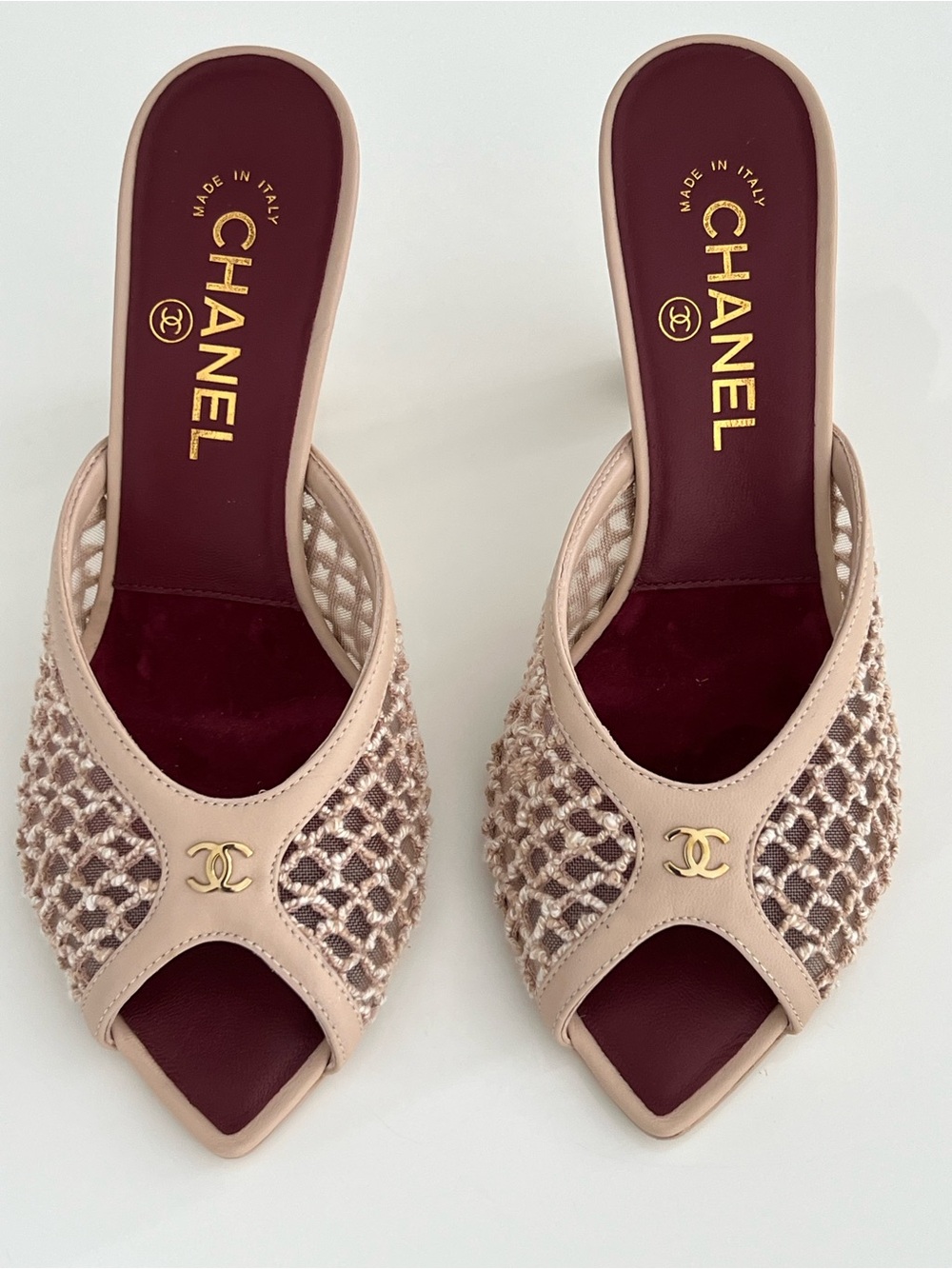 CHANEL 26M COCO BEACH BEIGE SANDALS SIZE IT 37.5 / US 7.5 NIB! - Picture 5 of 12